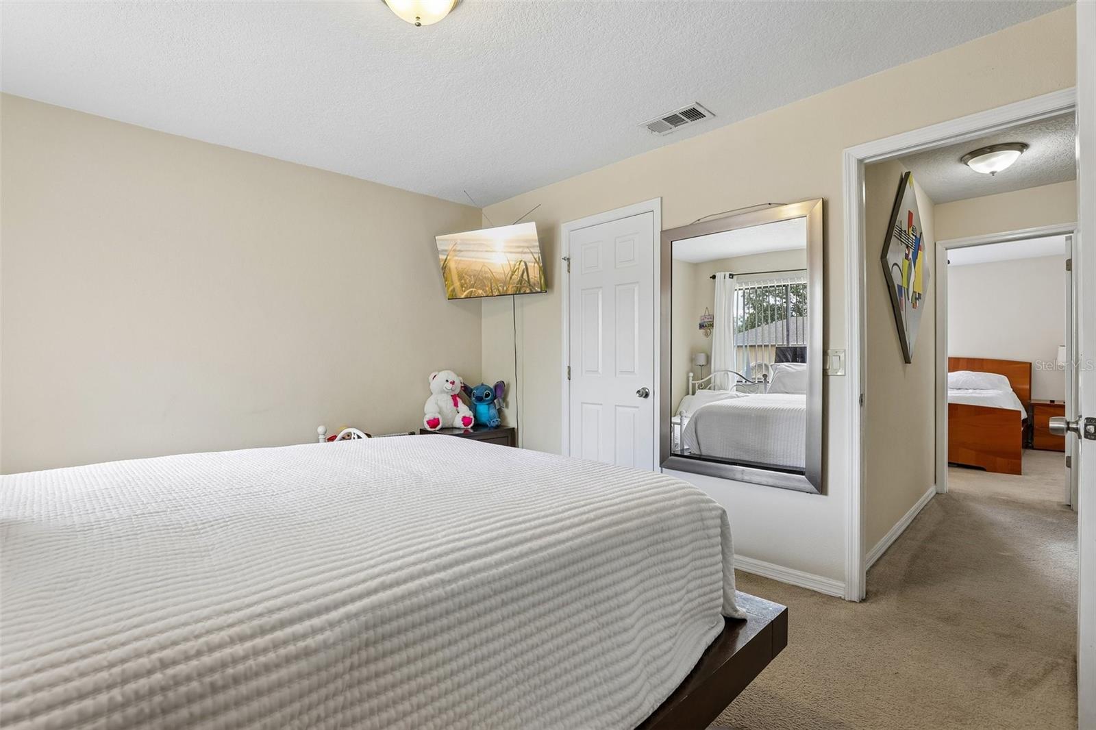 CAMBRIDGE CIRCLE - Residential