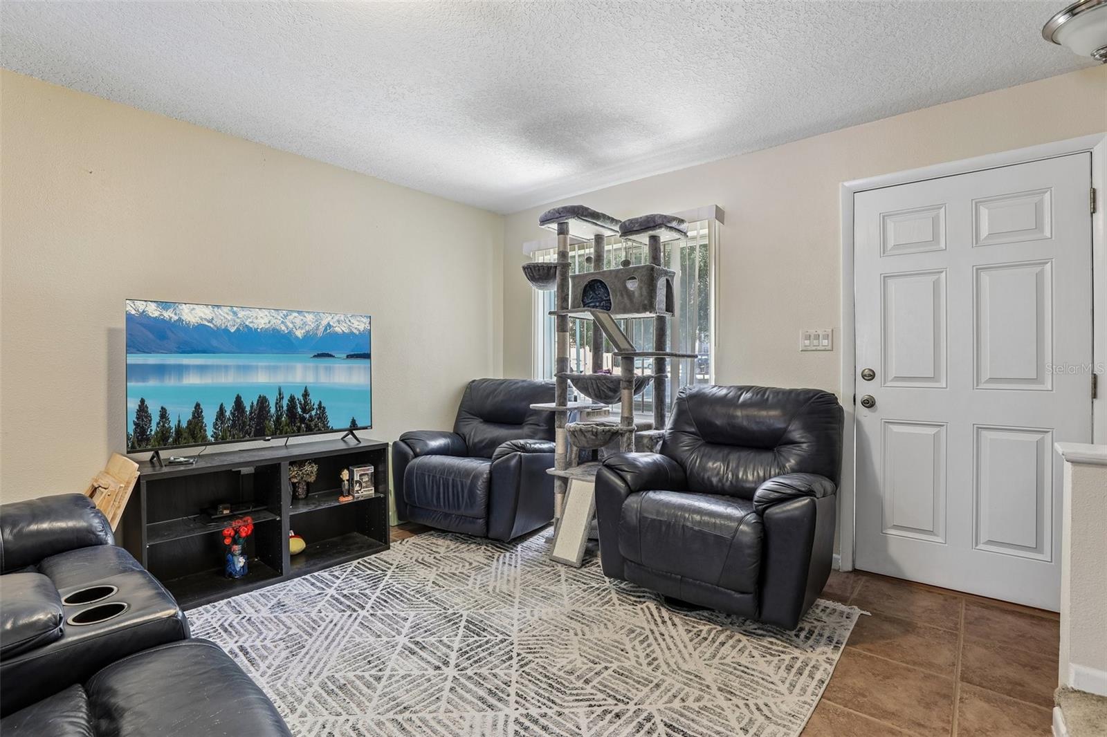 CAMBRIDGE CIRCLE - Residential