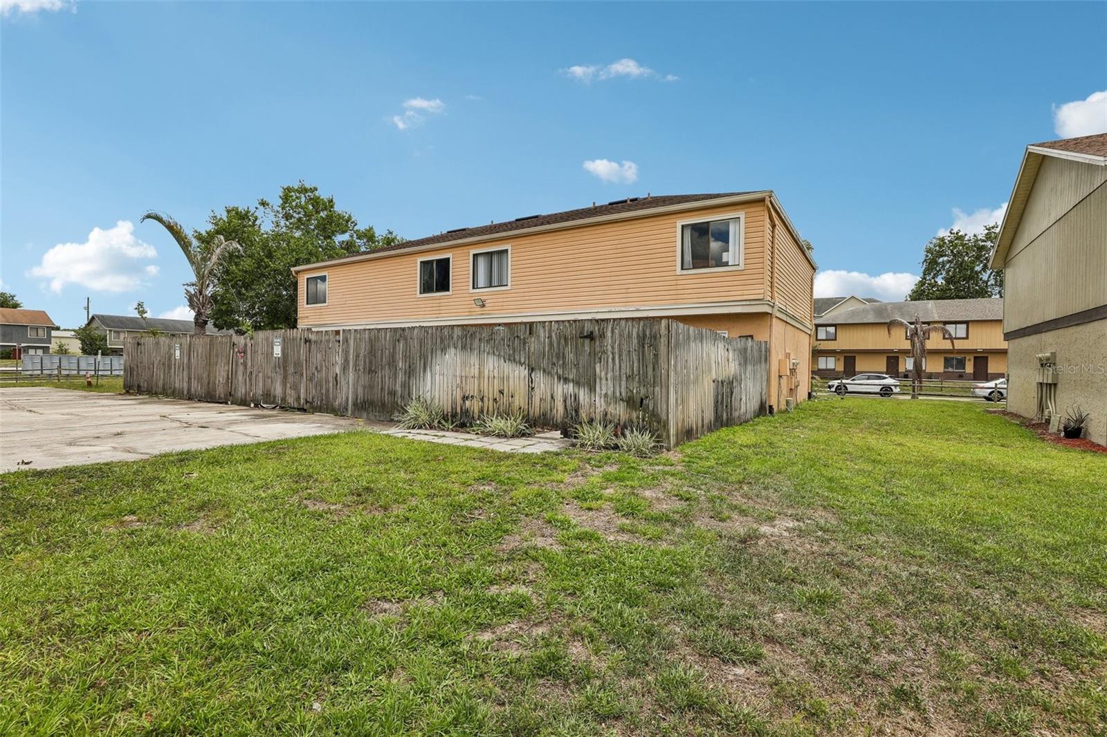 CAMBRIDGE CIRCLE - Residential