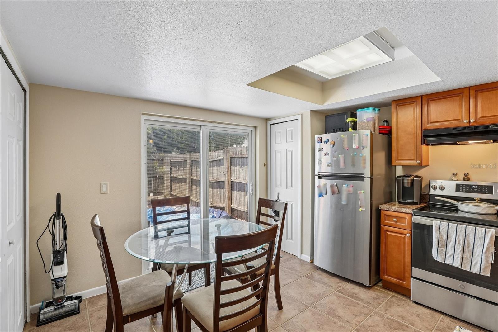 CAMBRIDGE CIRCLE - Residential