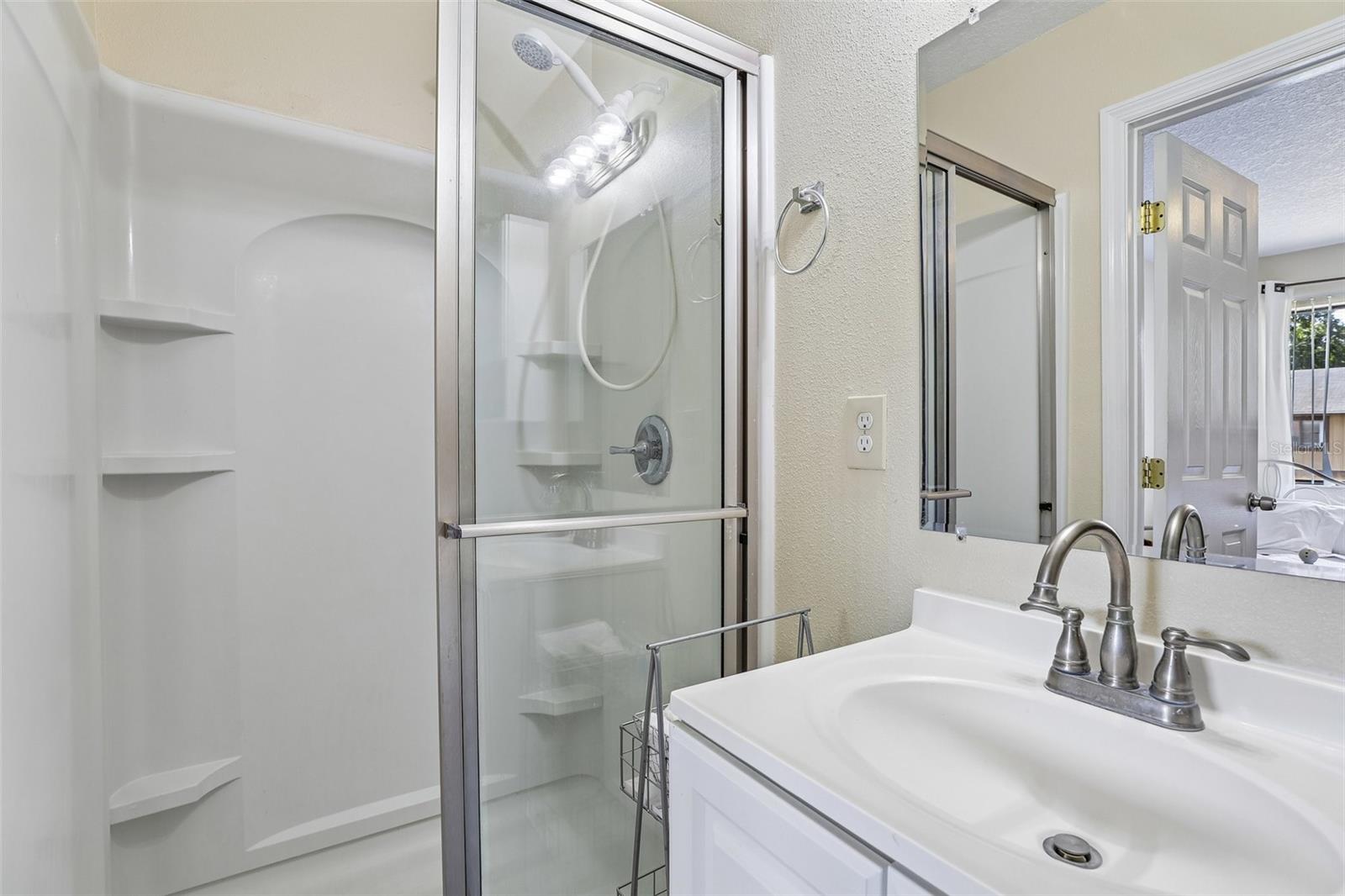 CAMBRIDGE CIRCLE - Residential