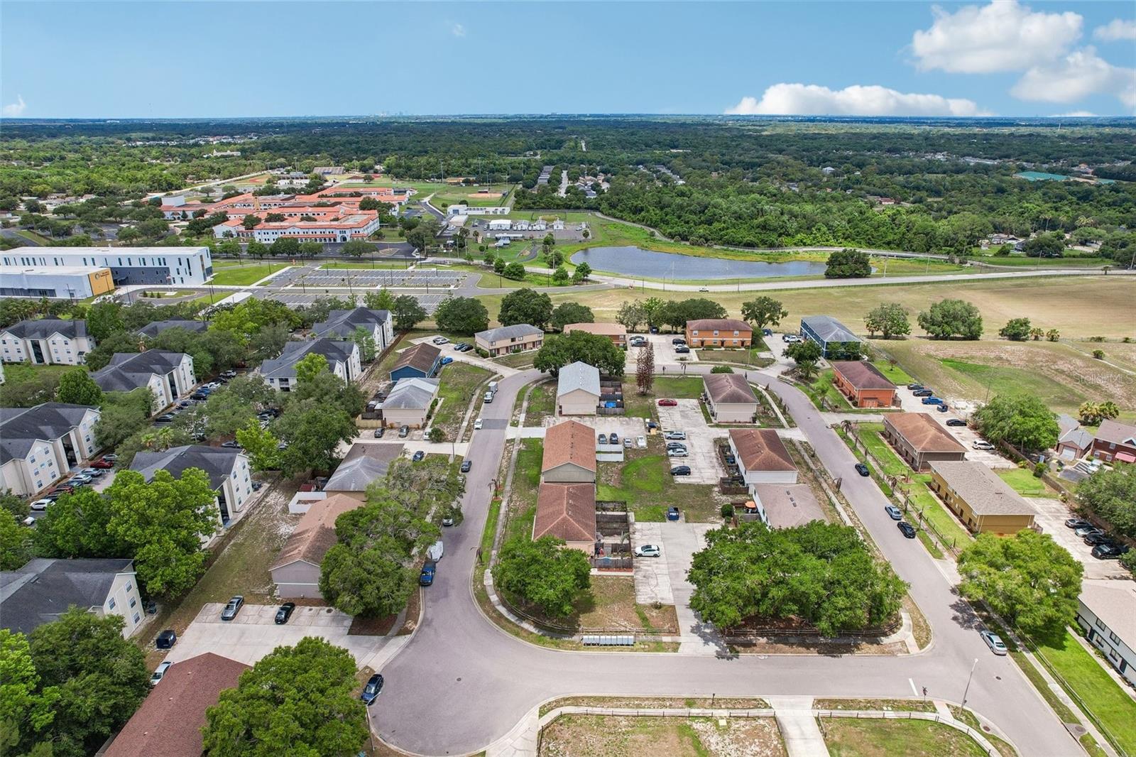 CAMBRIDGE CIRCLE - Residential