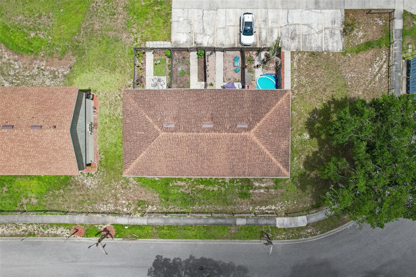 CAMBRIDGE CIRCLE - Residential