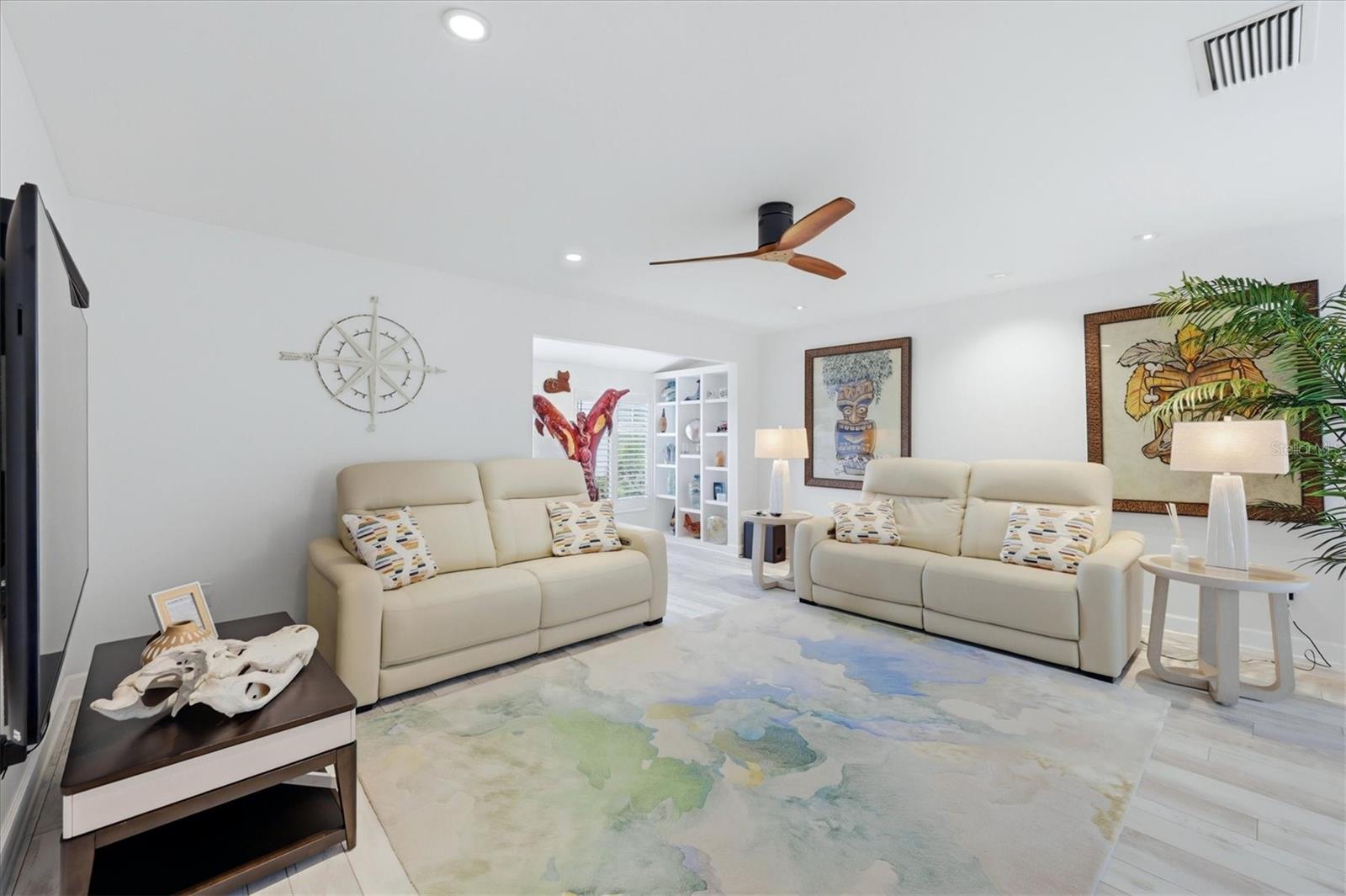 WHISPERING SANDS SEC 1 - Residential