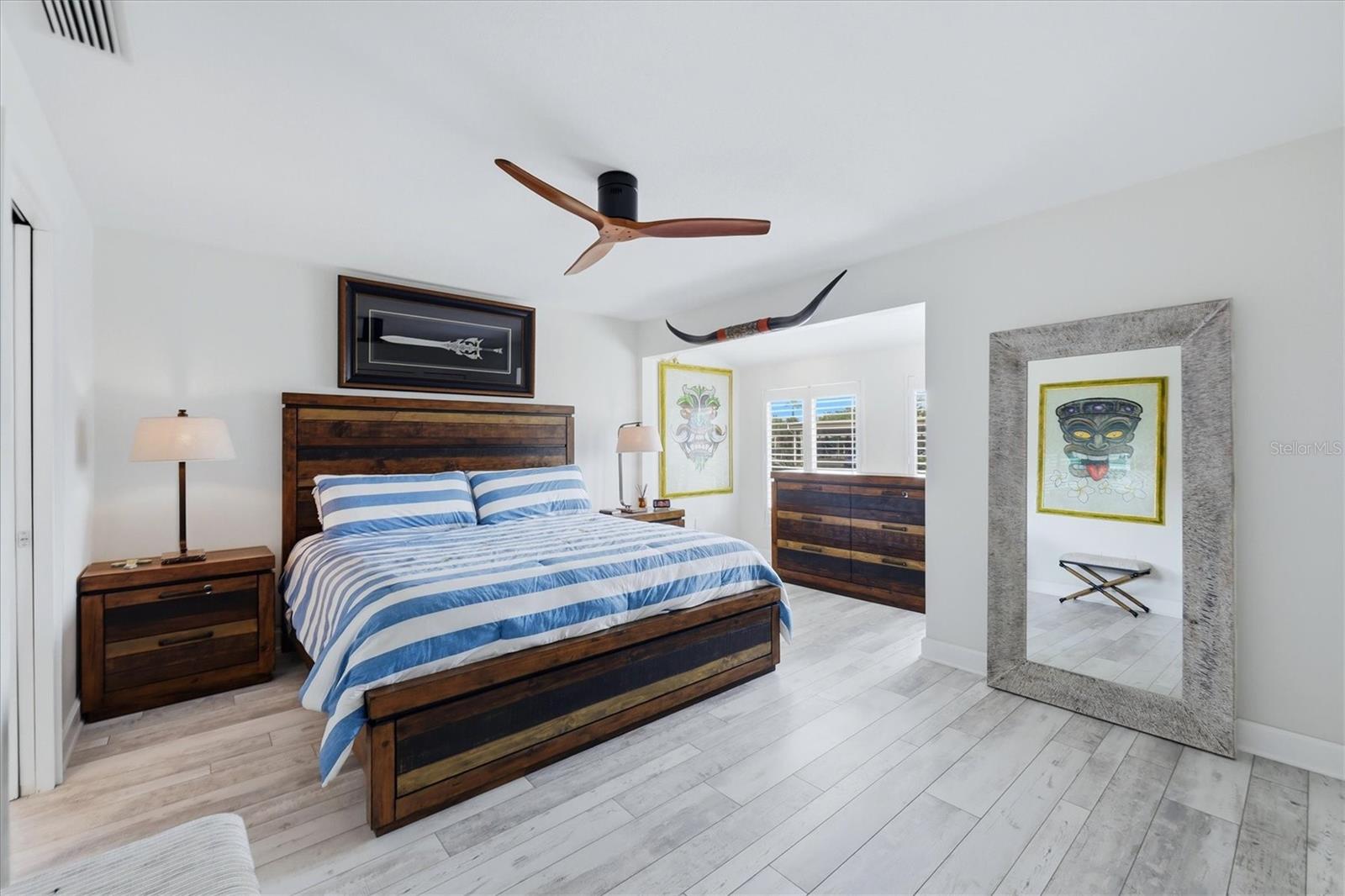 WHISPERING SANDS SEC 1 - Residential