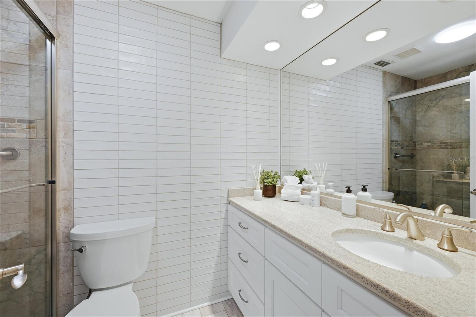 WHISPERING SANDS SEC 1 - Residential