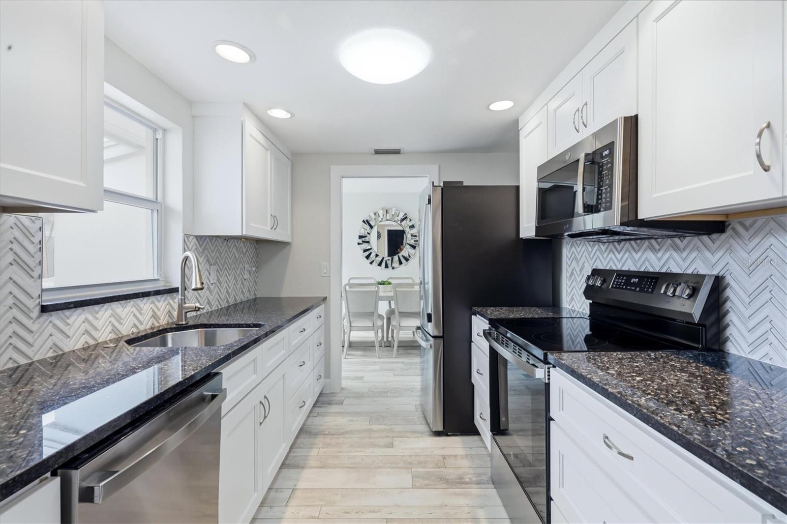 WHISPERING SANDS SEC 1 - Residential