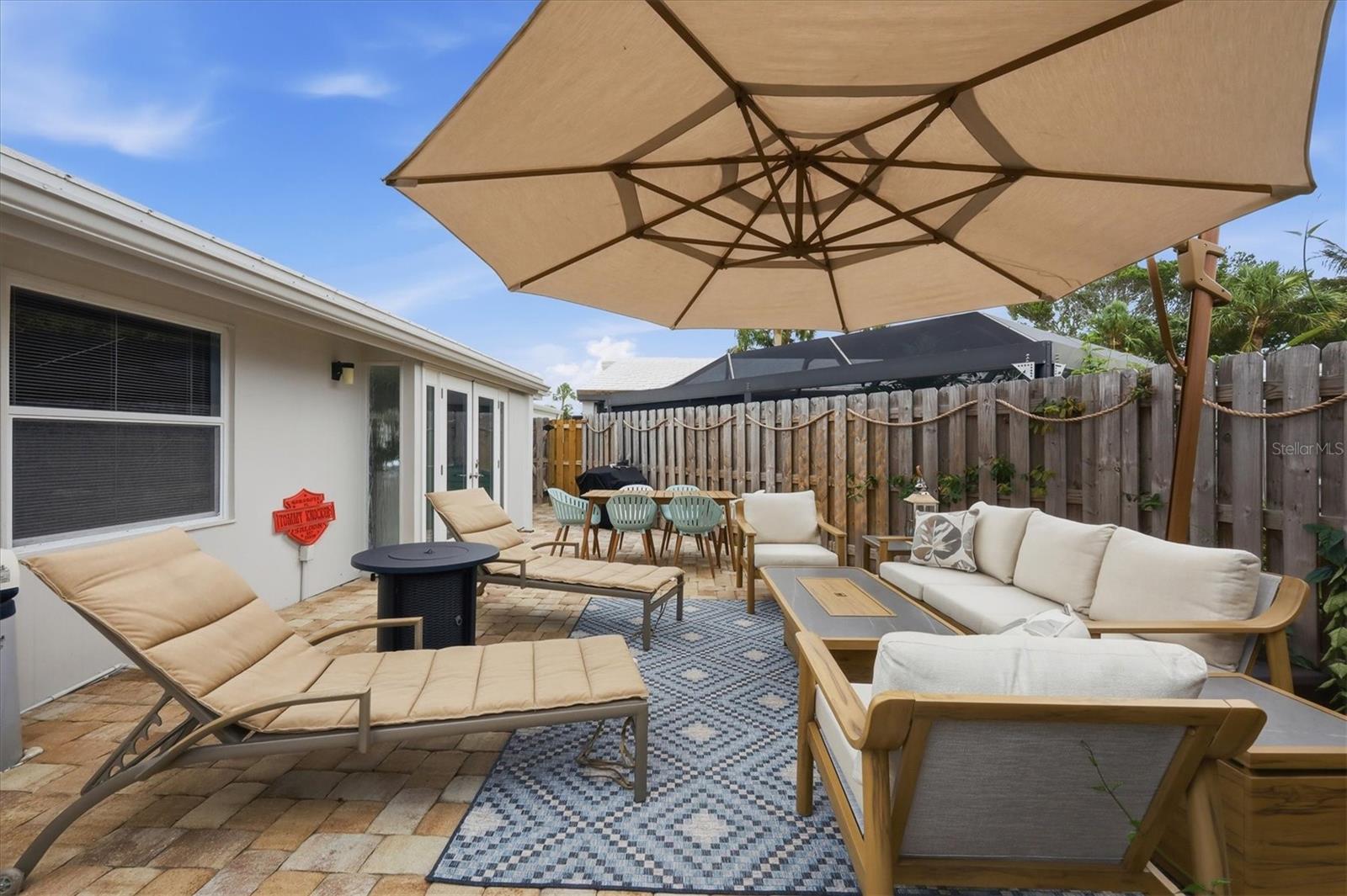 WHISPERING SANDS SEC 1 - Residential