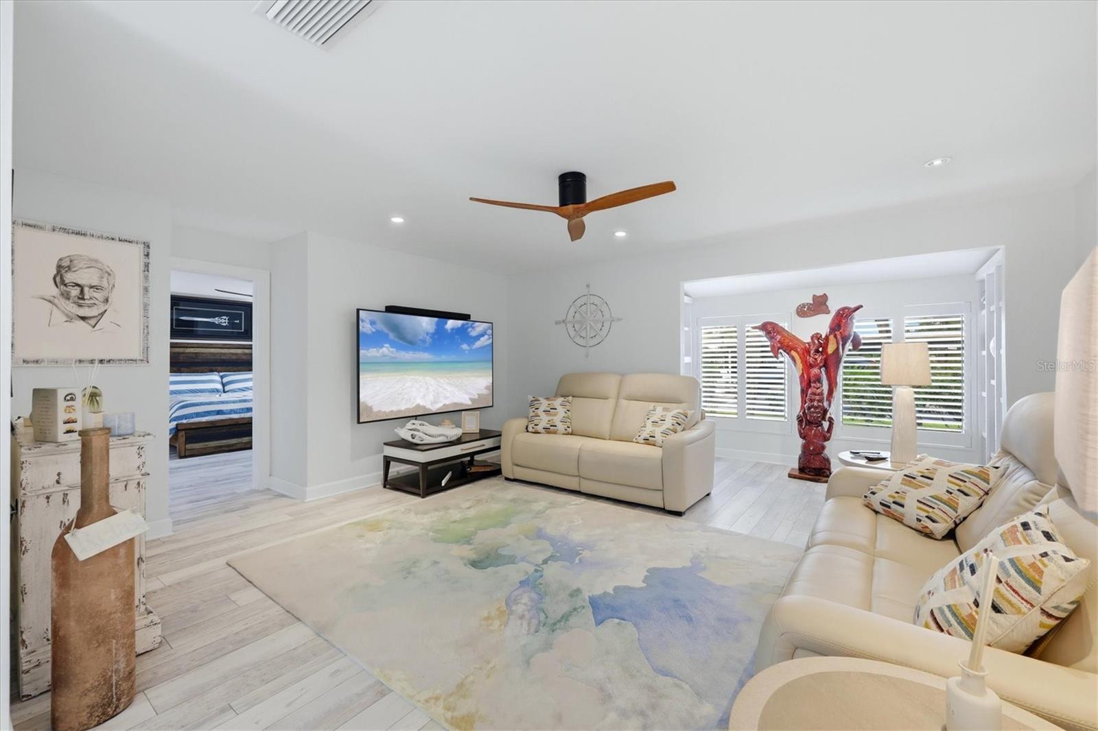 WHISPERING SANDS SEC 1 - Residential