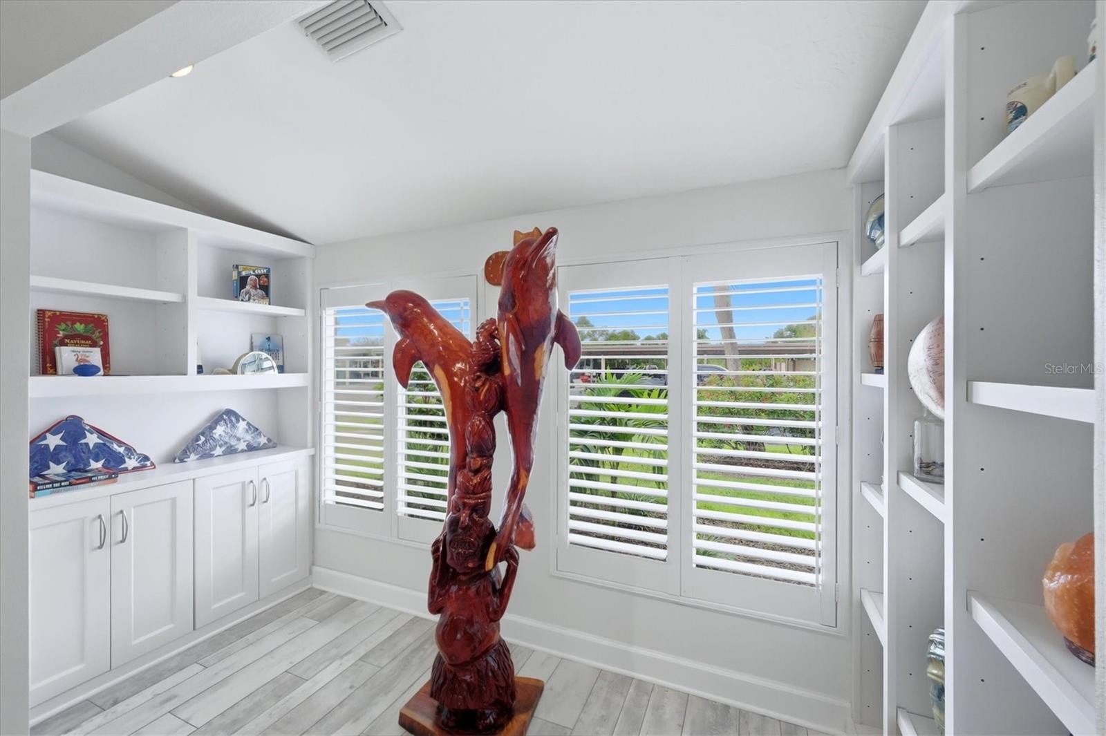 WHISPERING SANDS SEC 1 - Residential