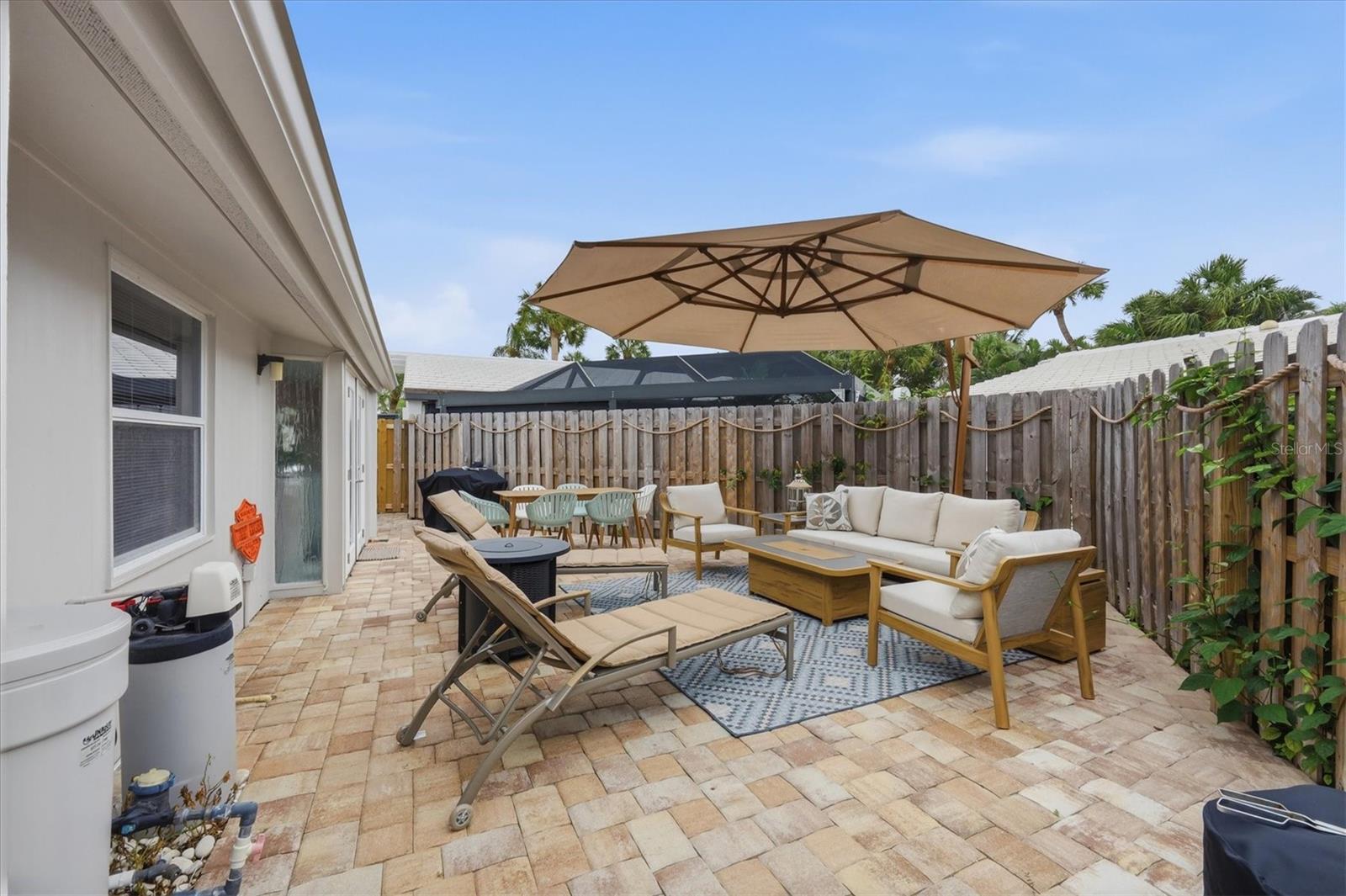 WHISPERING SANDS SEC 1 - Residential