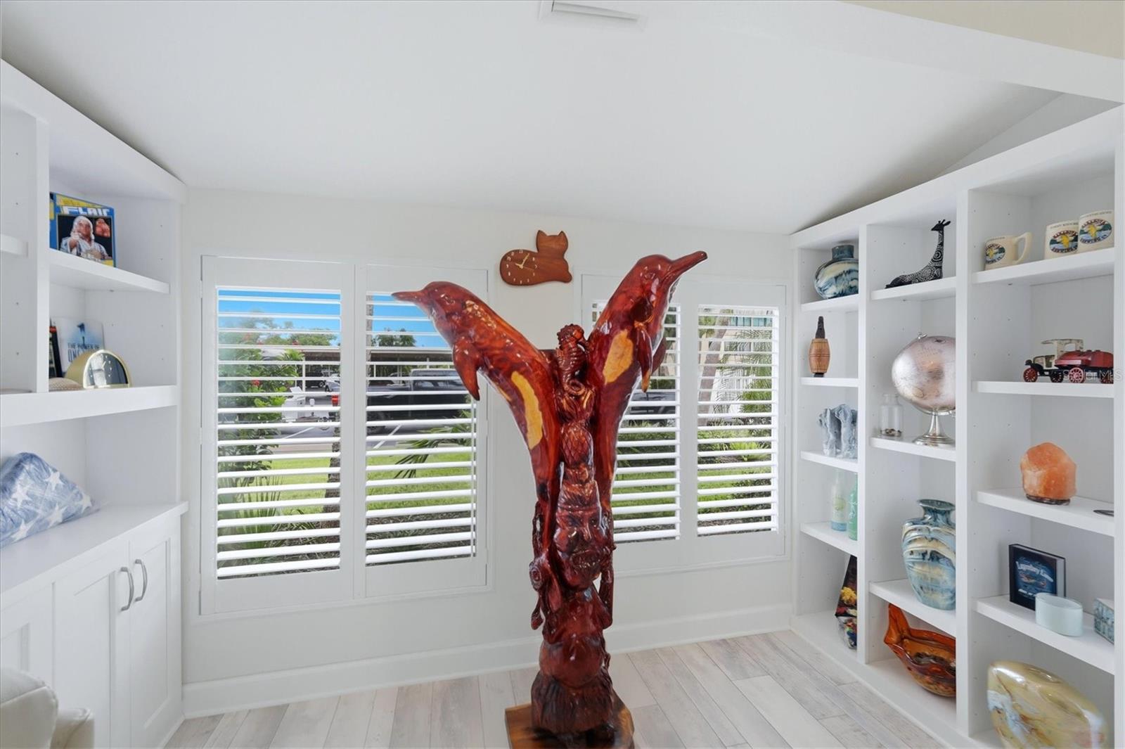 WHISPERING SANDS SEC 1 - Residential