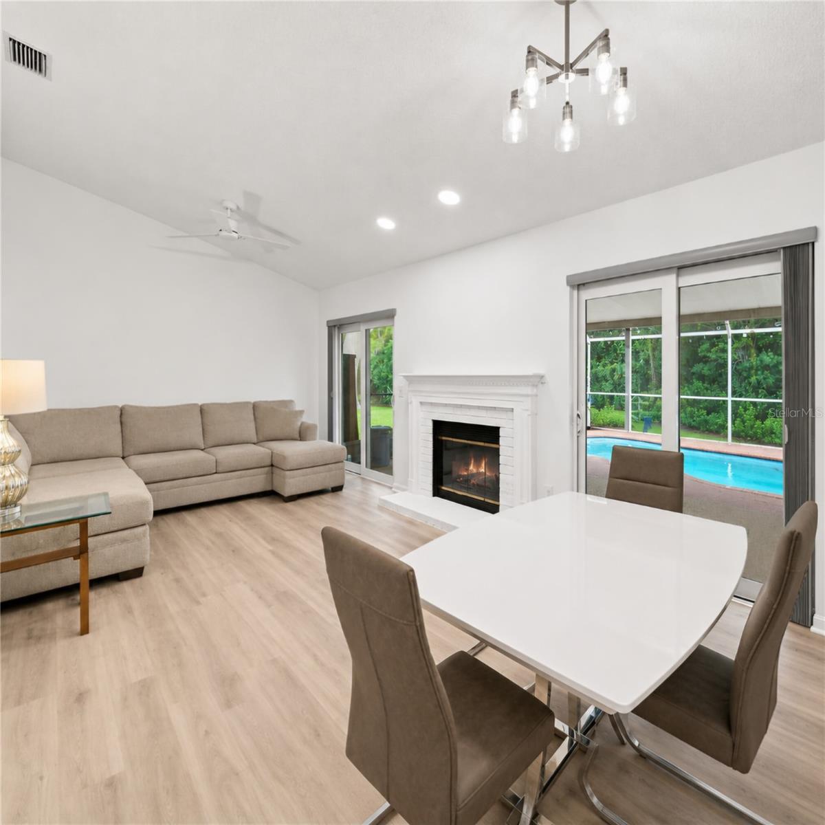 OAKDALE RIVERVIEW ESTATES UN 4 - Residential