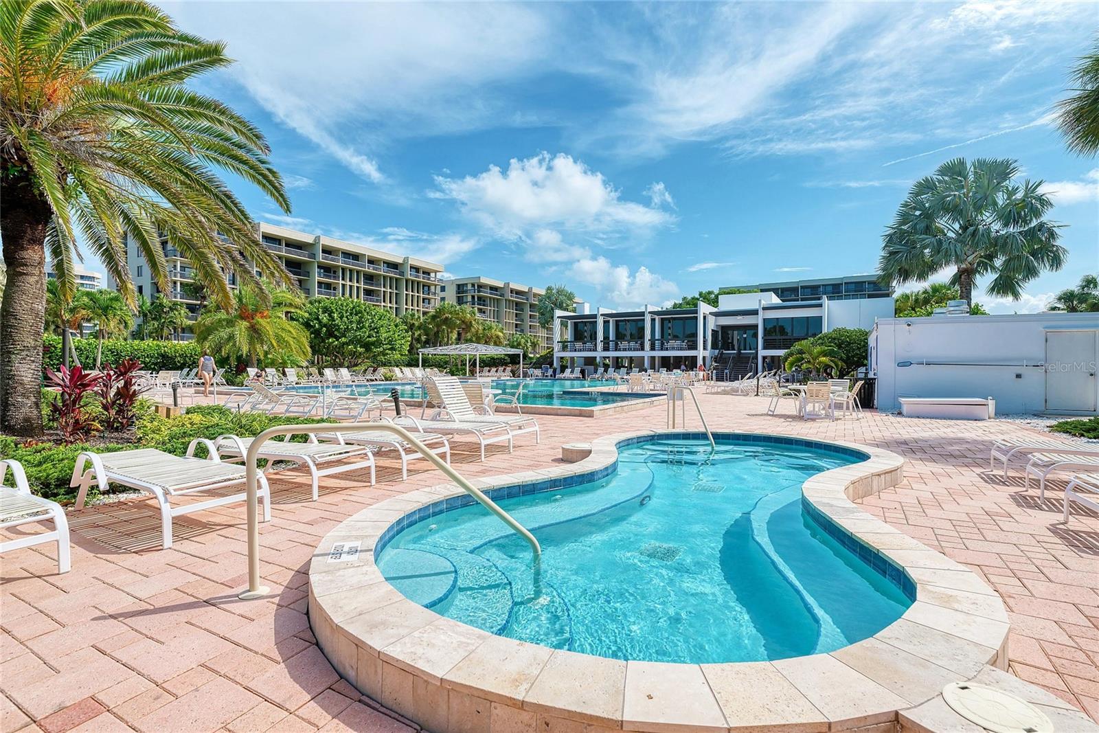 BEACHPLACE III - Residential