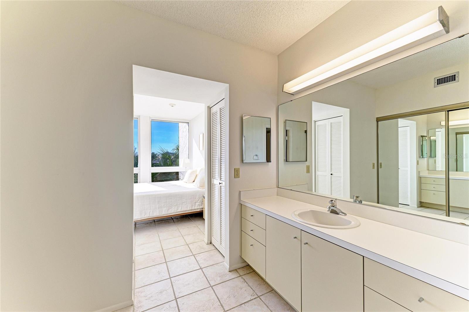 BEACHPLACE III - Residential