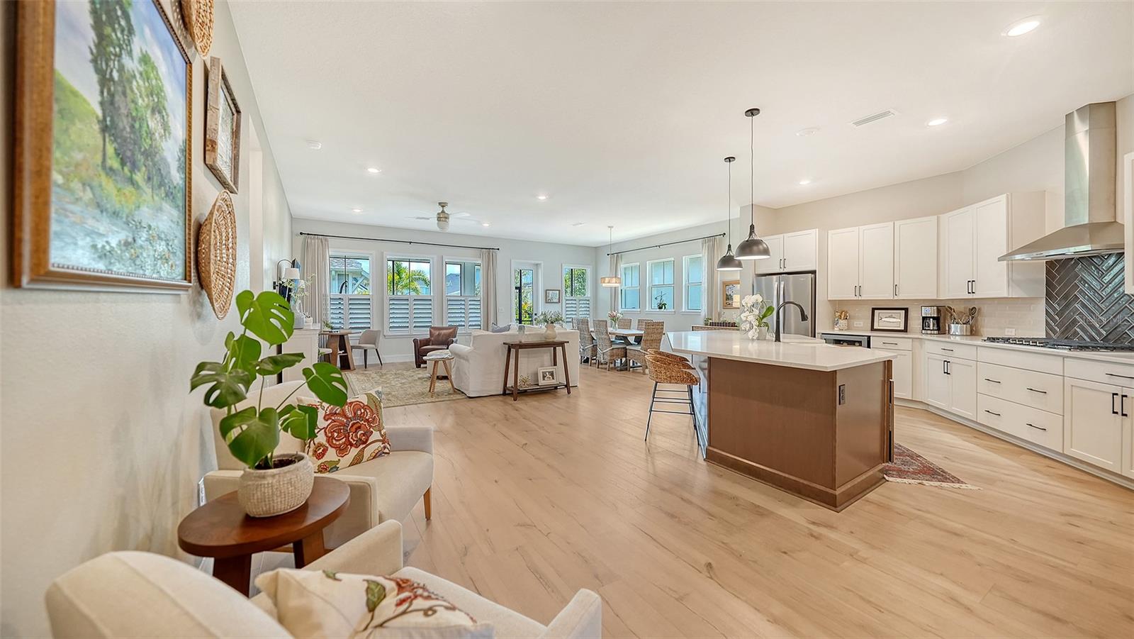 EMERALD LNDG/WATERSIDE/ EMERALD LANDING - Residential