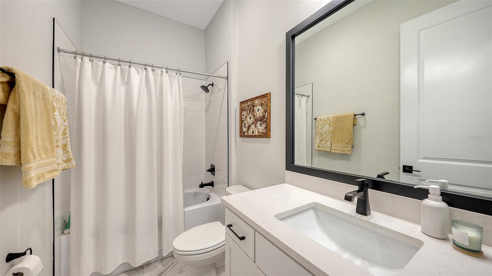 EMERALD LNDG/WATERSIDE/ EMERALD LANDING - Residential