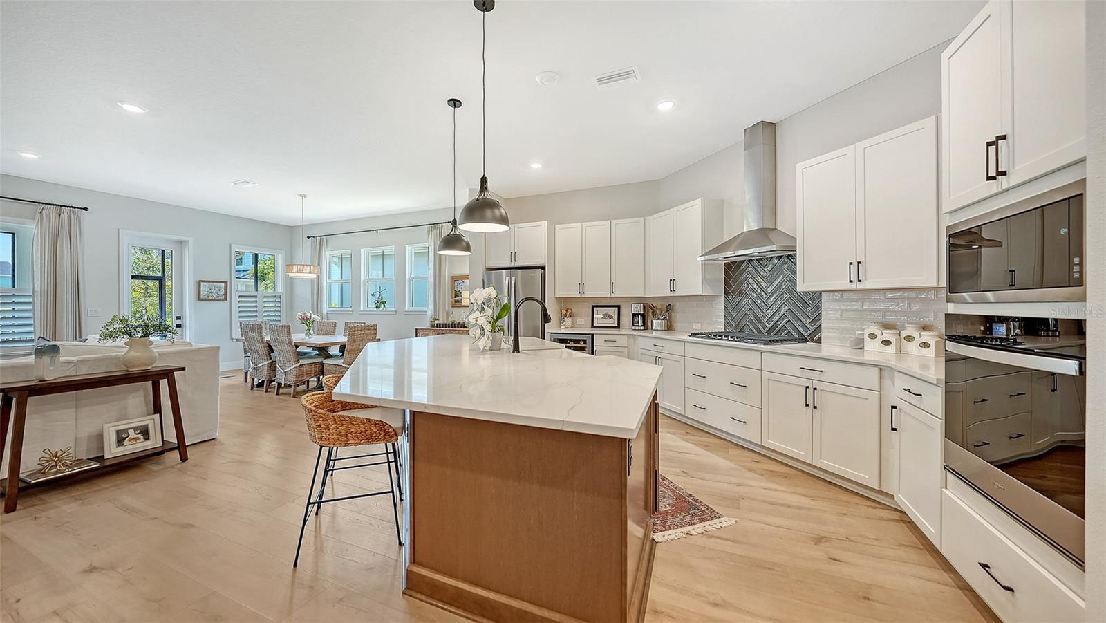 EMERALD LNDG/WATERSIDE/ EMERALD LANDING - Residential