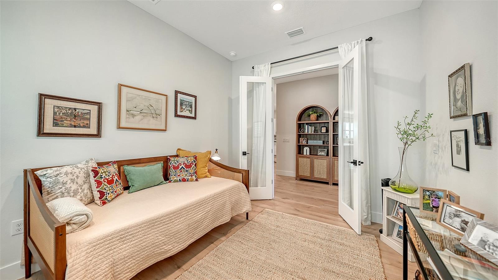 EMERALD LNDG/WATERSIDE/ EMERALD LANDING - Residential