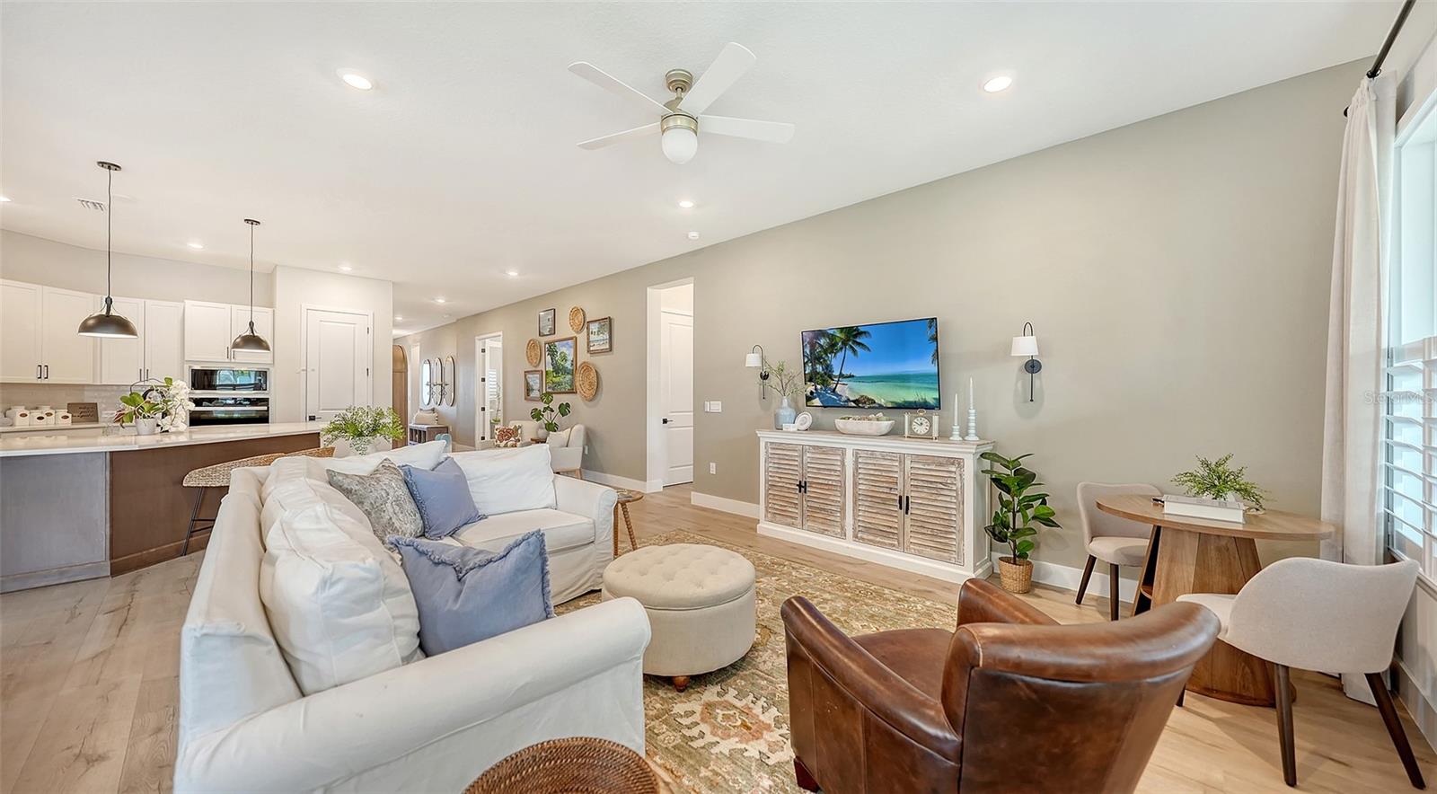 EMERALD LNDG/WATERSIDE/ EMERALD LANDING - Residential