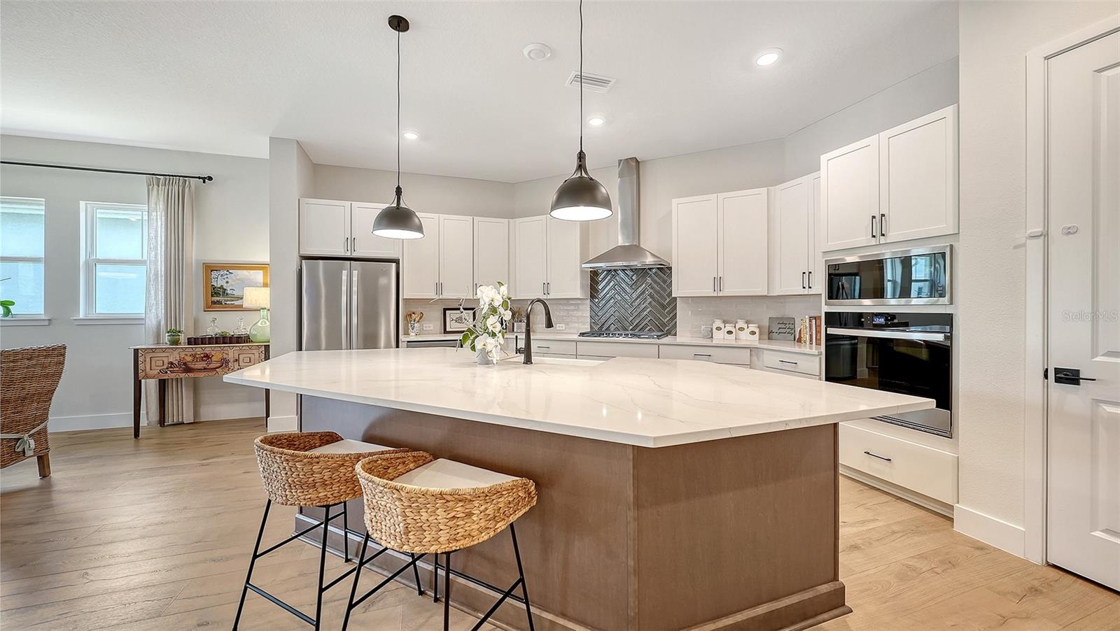 EMERALD LNDG/WATERSIDE/ EMERALD LANDING - Residential