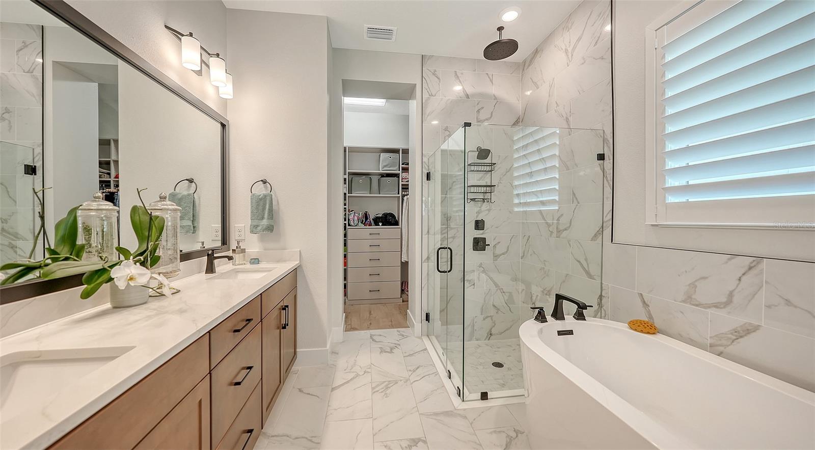 EMERALD LNDG/WATERSIDE/ EMERALD LANDING - Residential