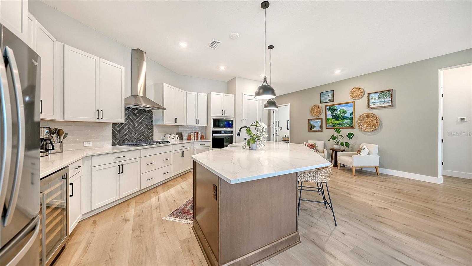 EMERALD LNDG/WATERSIDE/ EMERALD LANDING - Residential