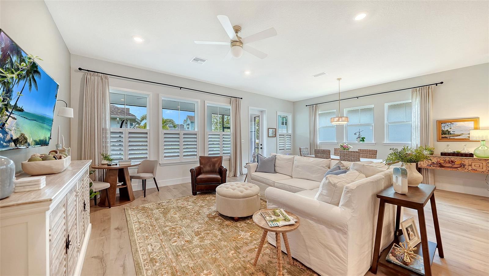 EMERALD LNDG/WATERSIDE/ EMERALD LANDING - Residential