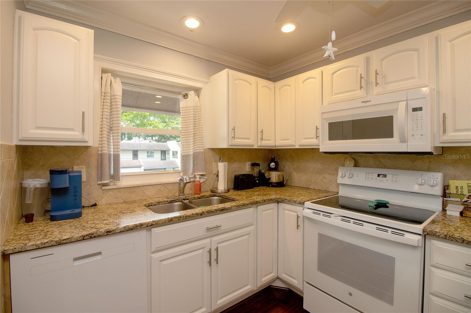 WILLOWBROOK CONDO - Residential Lease