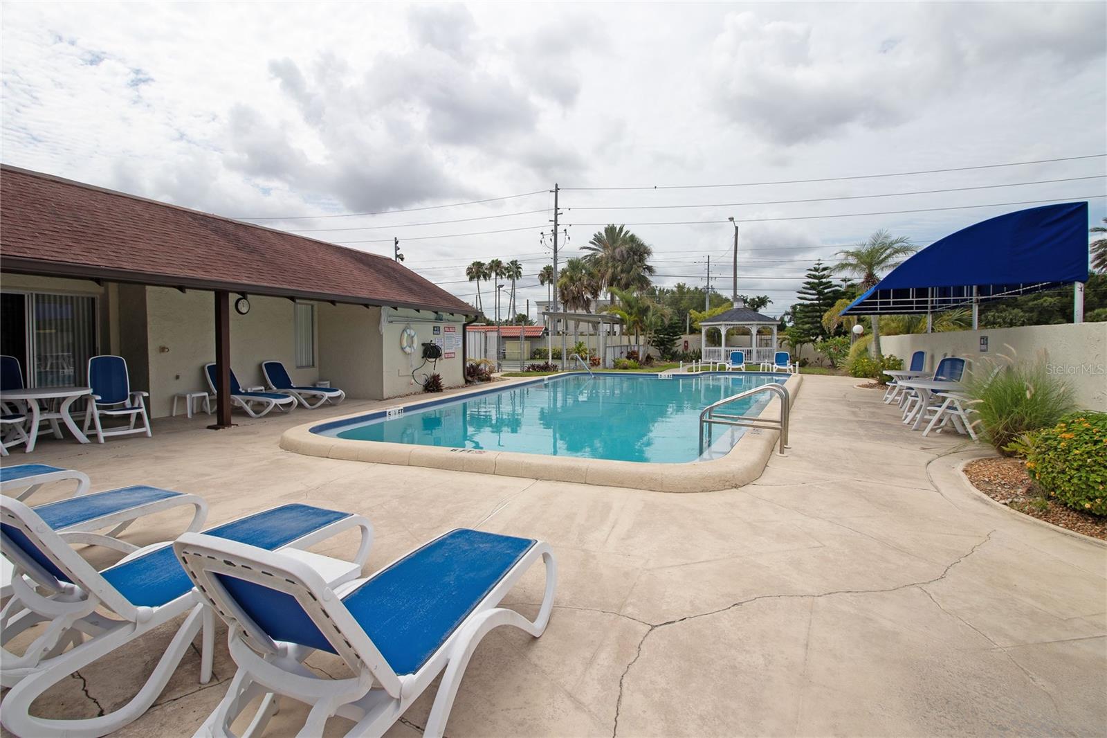 WILLOWBROOK CONDO - Residential Lease