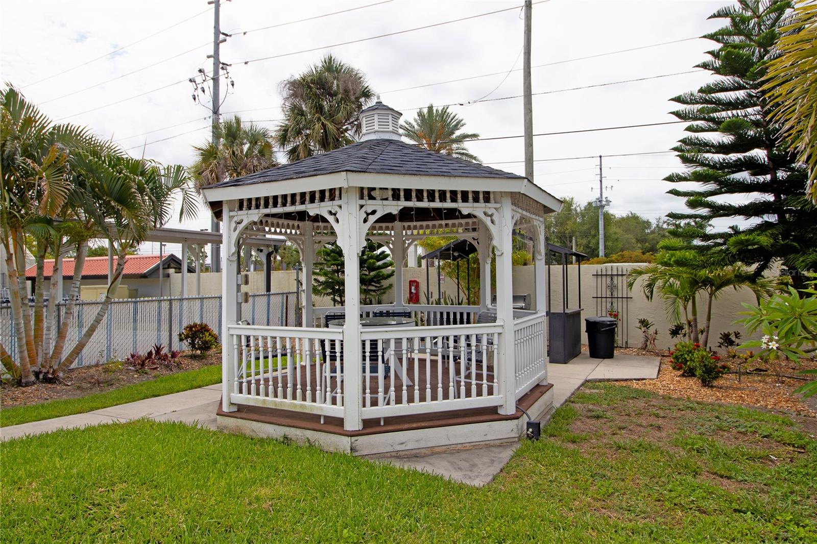 WILLOWBROOK CONDO - Residential Lease