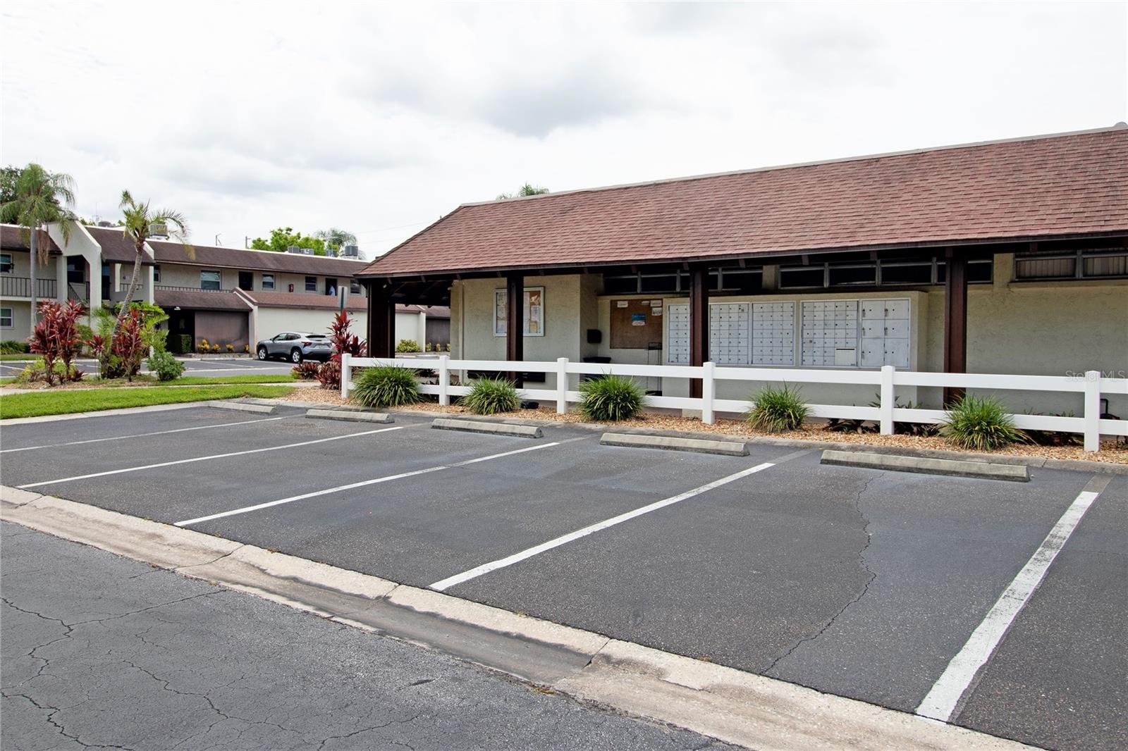 WILLOWBROOK CONDO - Residential Lease