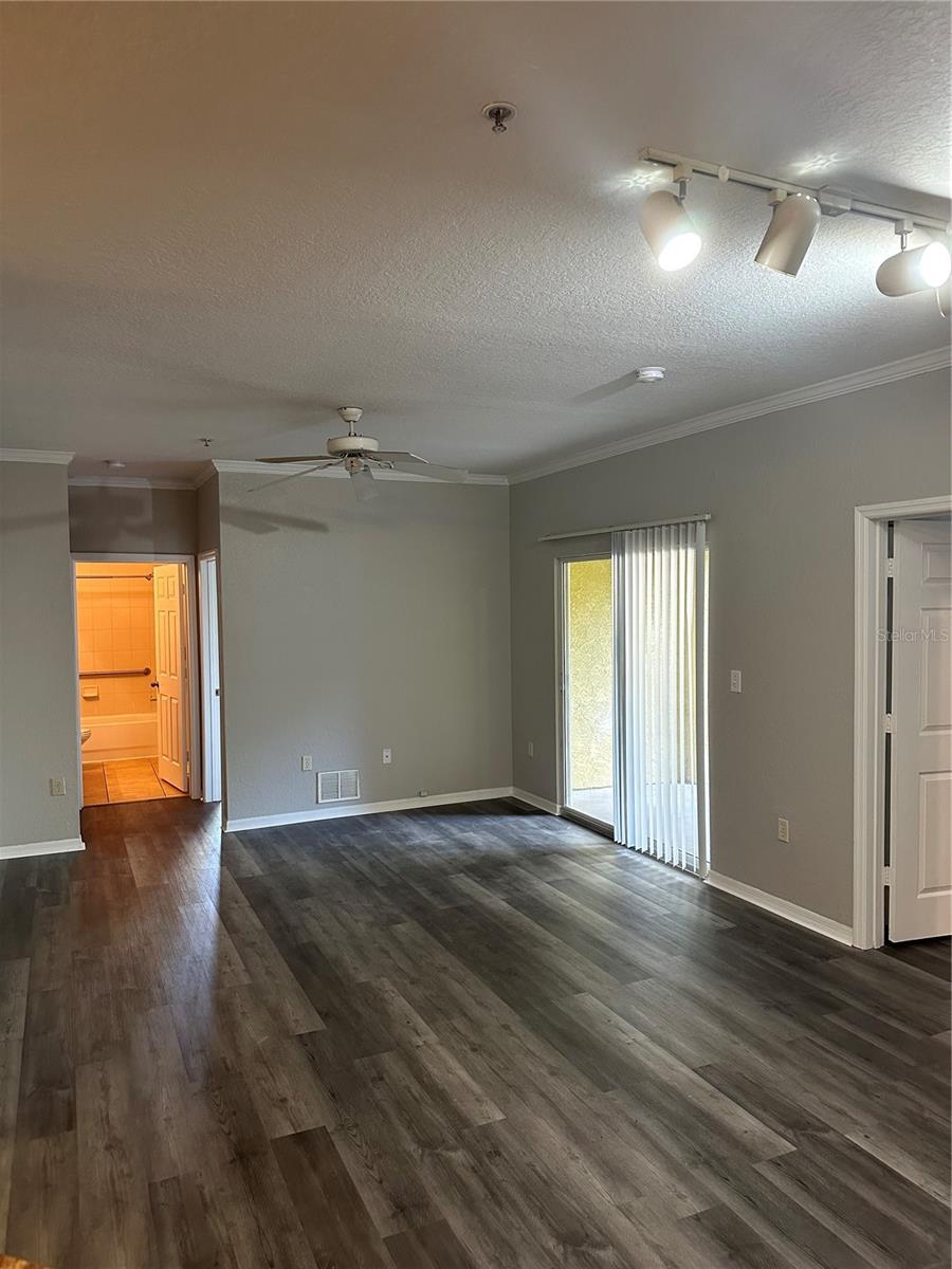 COURTNEY PALMS CONDO - Residential Lease