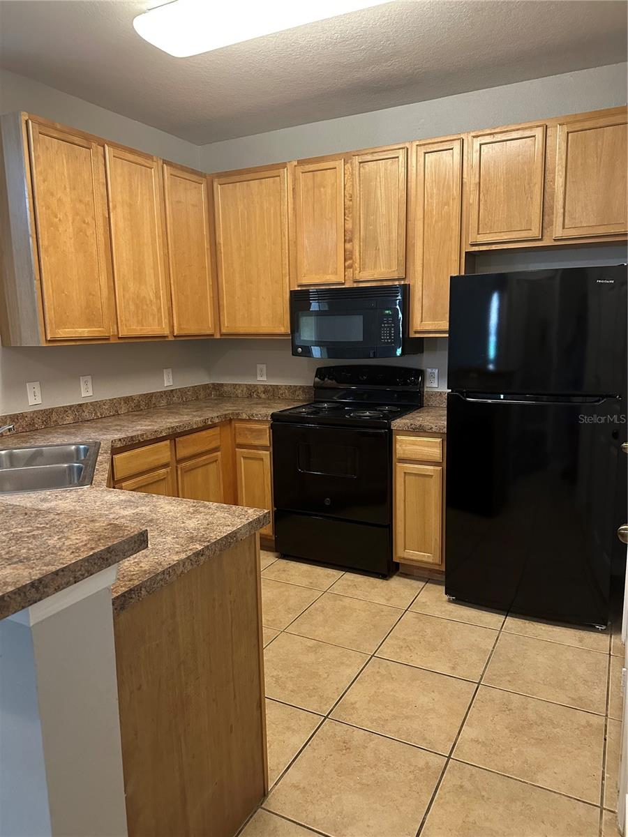 COURTNEY PALMS CONDO - Residential Lease