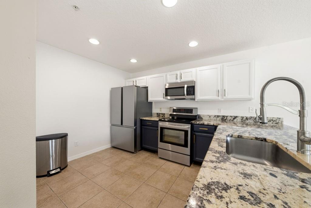 LYNWOOD/SOUTHMEADOW PH 4 - Residential Lease