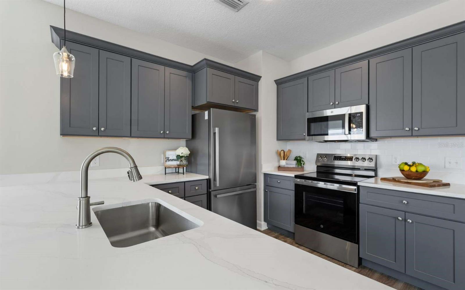 VISTAS AT CANYON VISTAS UNIT 1 - Residential