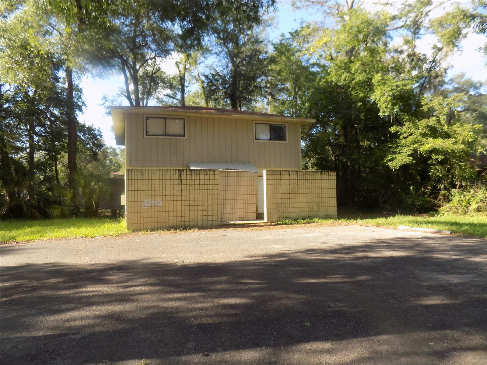 Drive by to see if like area first, then text or email LA to show 2 B/ 1.5 b in Cedar Ridge subdivision, near Home Depot, Walgreens, restaurants.   Located in Cul de Sac with plenty of parking space.  Electric washer/dryer hook ups.  Move in 1st month & deposit (1150 x 2).  Absolutely no animals, fish are ok.  Income 3x the rent amount, no current or eviction less than 5 years old.  Fico score 610 or better.