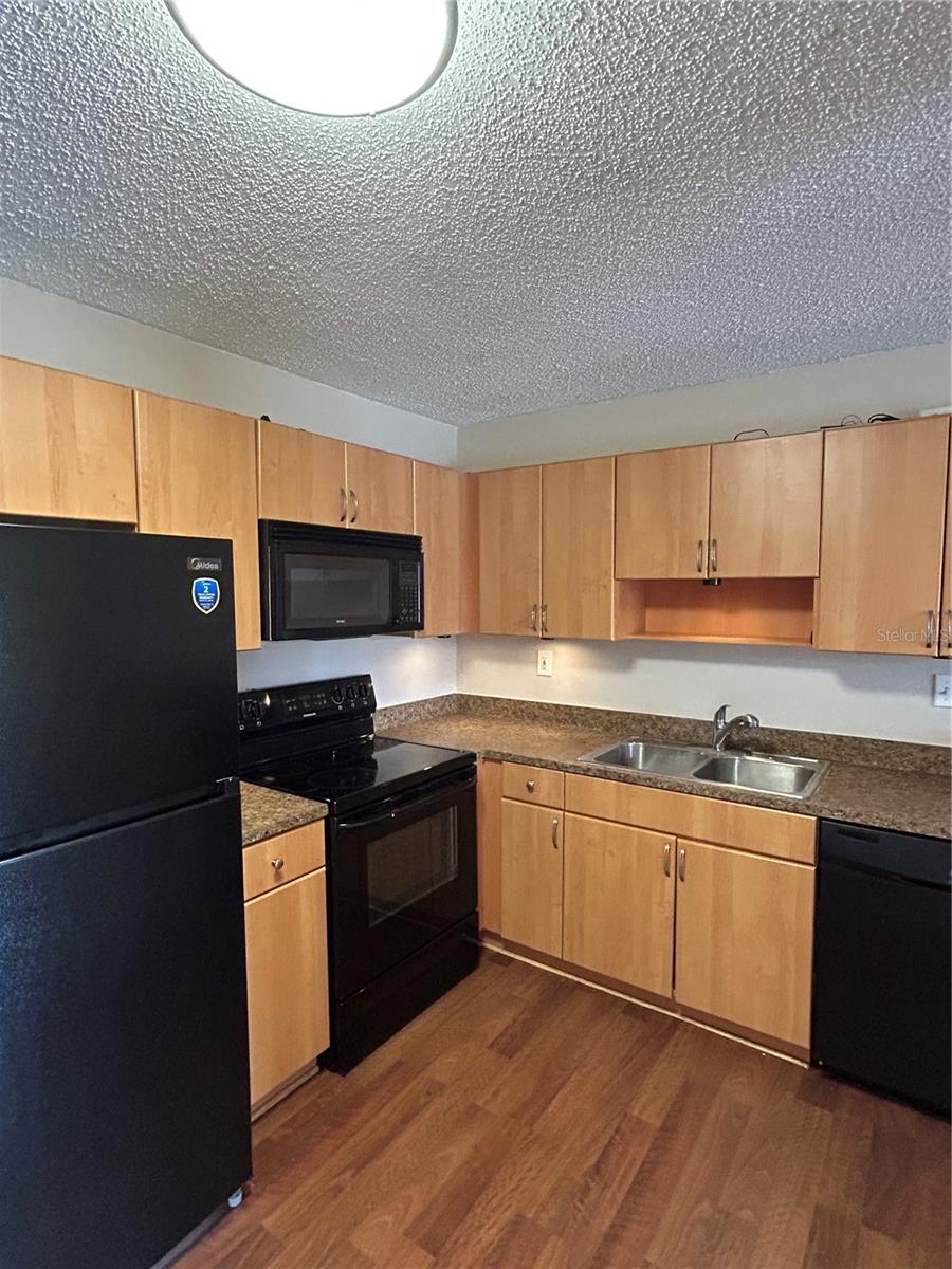 GLENDALE VILLAS A CONDO - Residential Lease