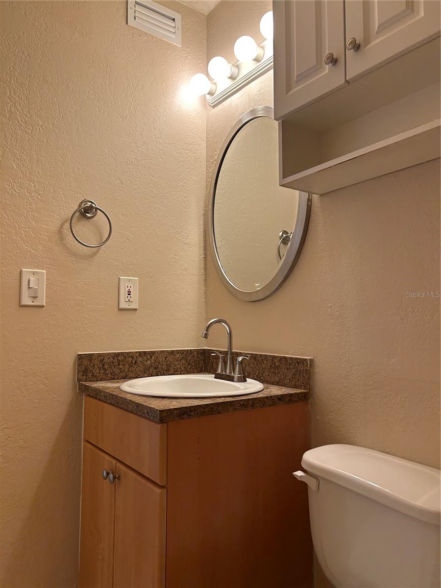 GLENDALE VILLAS A CONDO - Residential Lease