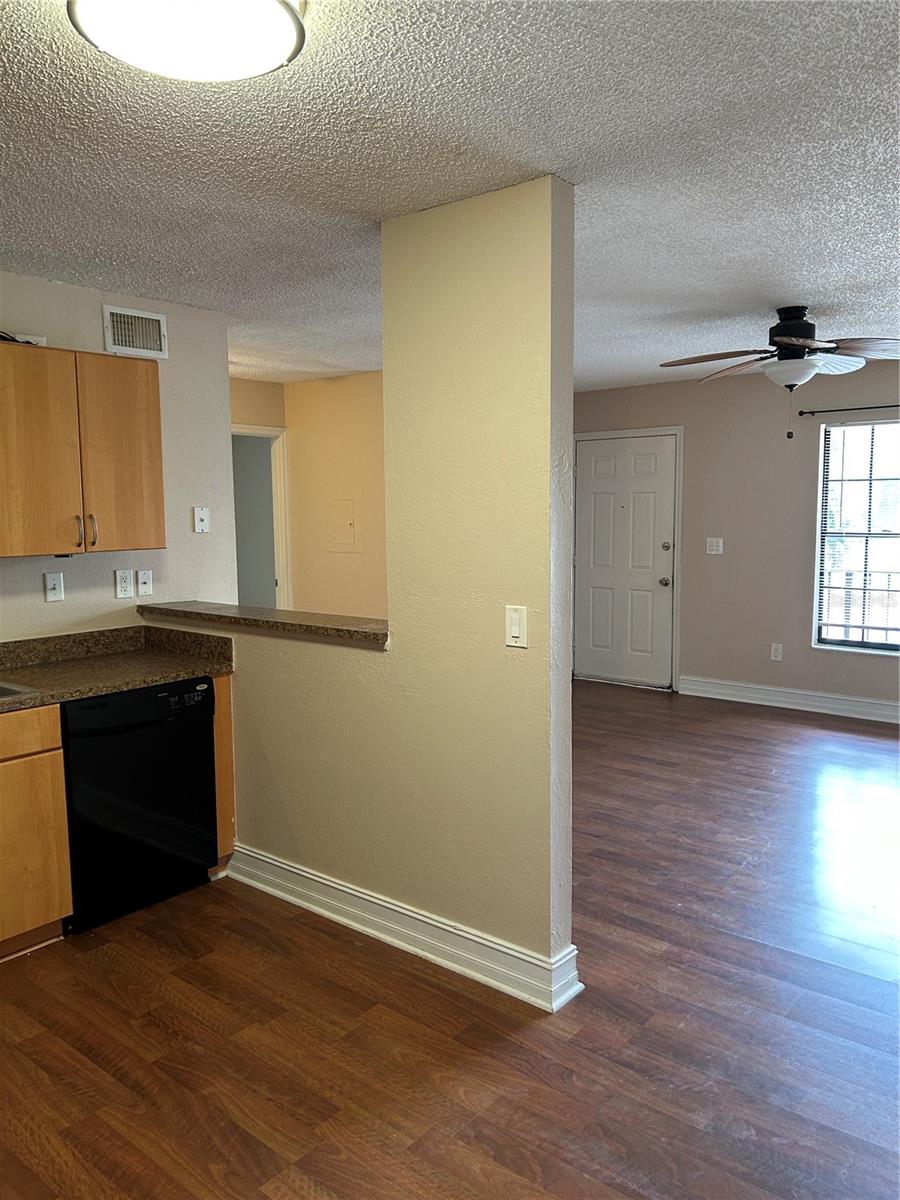 GLENDALE VILLAS A CONDO - Residential Lease