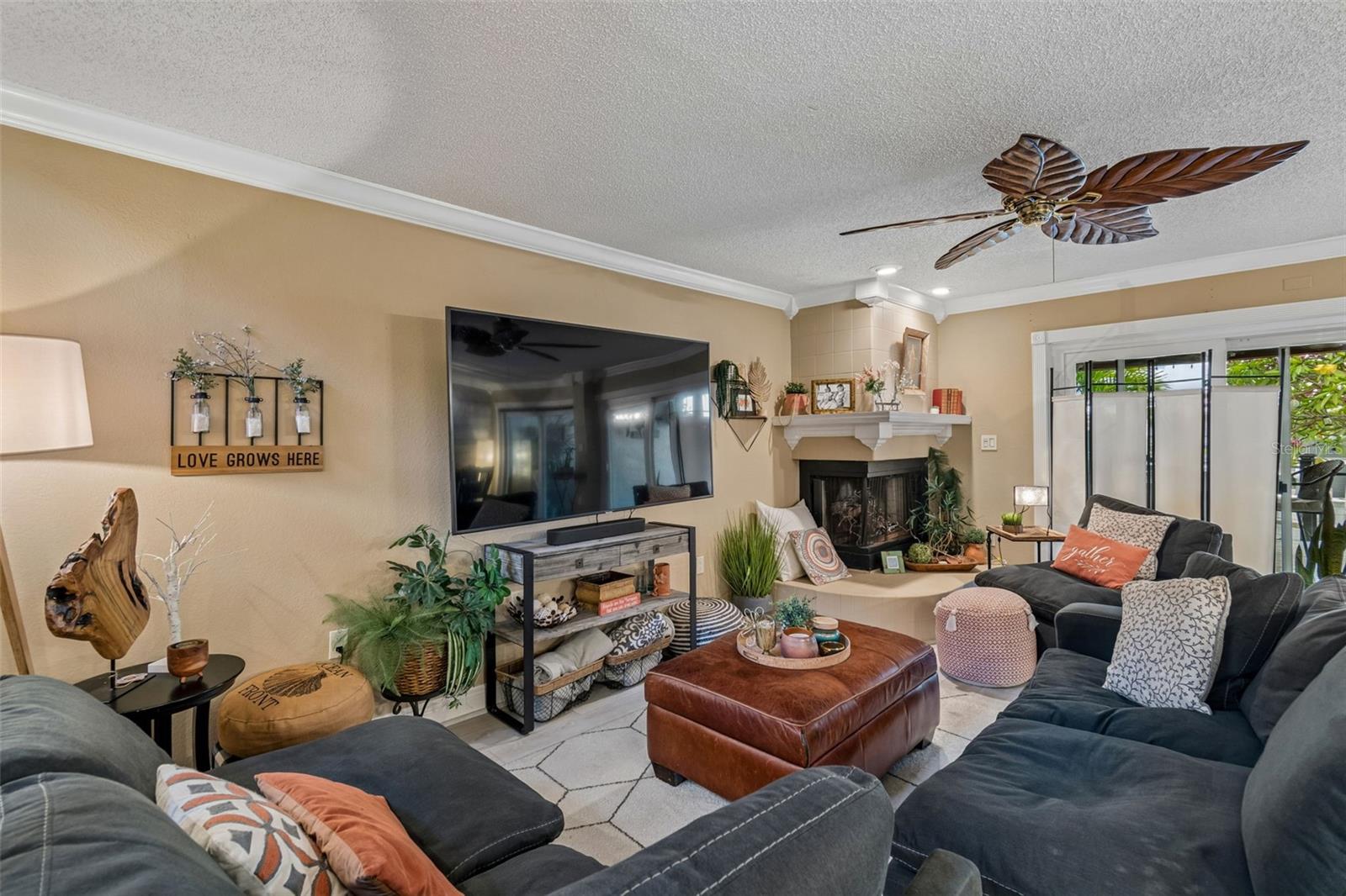 SYMPHONY ISLES UNIT ONE - Residential