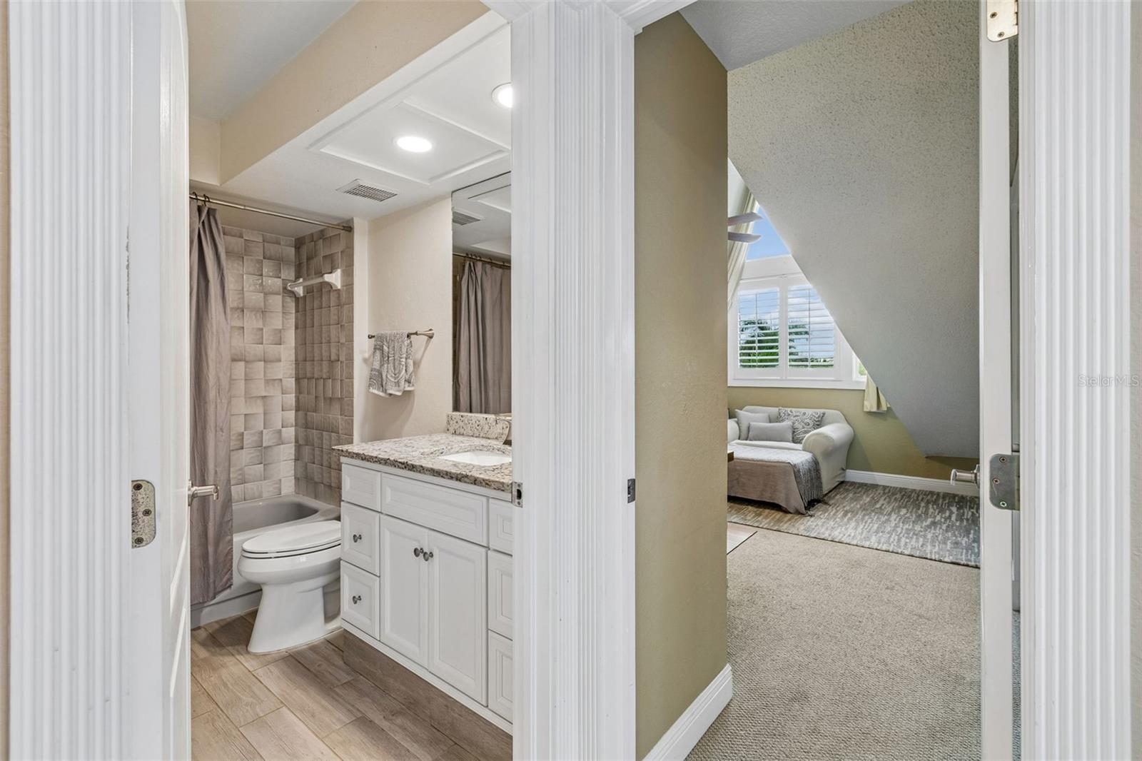 SYMPHONY ISLES UNIT ONE - Residential
