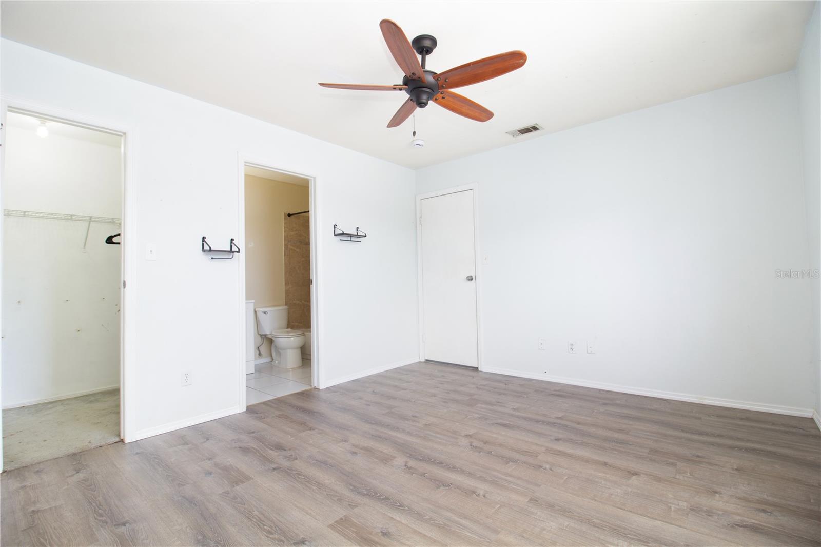 WINDJAMMER CONDO BLDG 15, UNIT 1513 - Residential