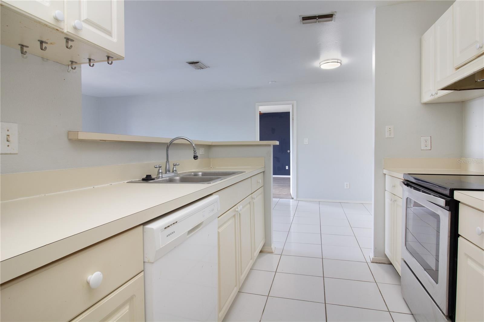 WINDJAMMER CONDO BLDG 15, UNIT 1513 - Residential