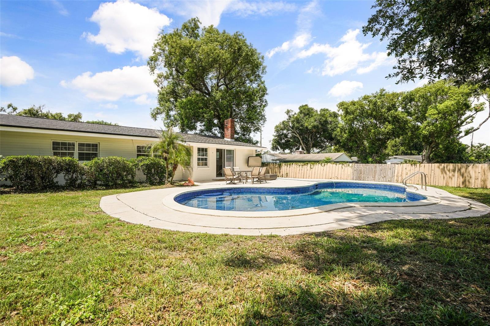 FAIRSHORES PLACE - Residential