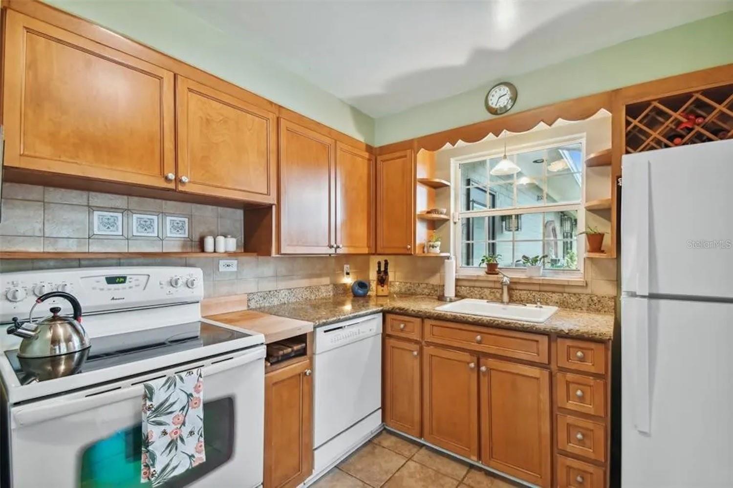 LELAND HEIGHTS - Residential Lease