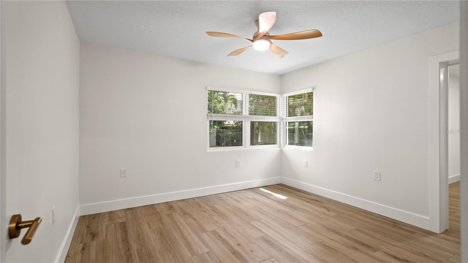 SUNSET PARK - Residential