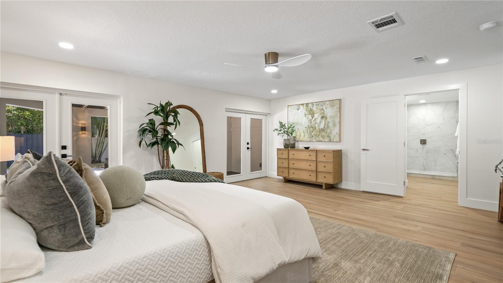 SUNSET PARK - Residential