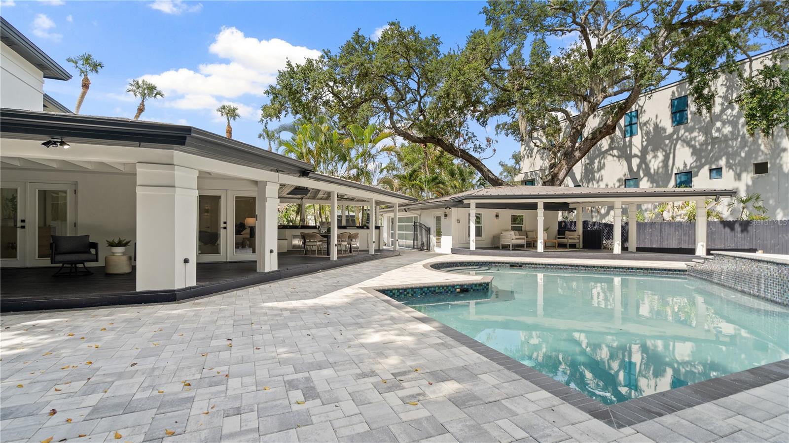 SUNSET PARK - Residential