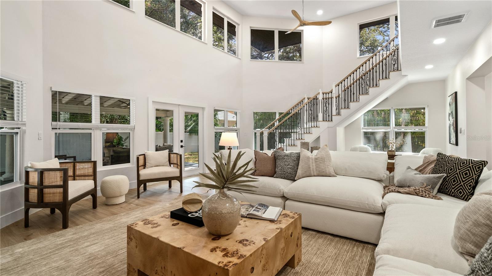 SUNSET PARK - Residential